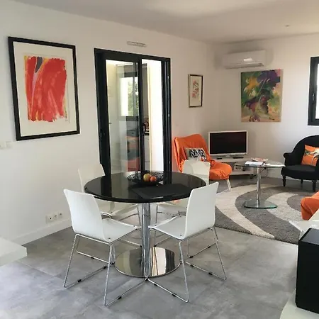Appartement Superbe Vue Idéalement Situé à 750m Des Commerces Et Du Centre Historique De Porto-v *